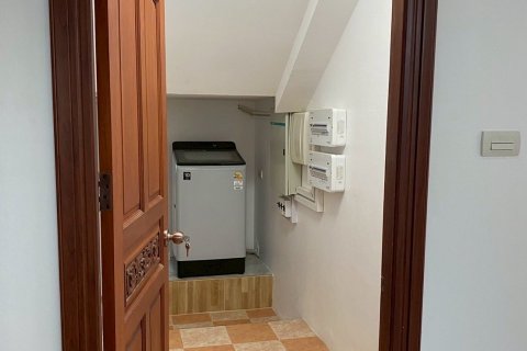 House in Pattaya, Thailand 4 bedrooms № 133614 - photo 11