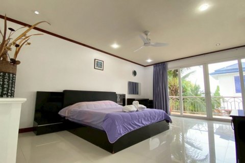 House in Pattaya, Thailand 4 bedrooms № 133614 - photo 15