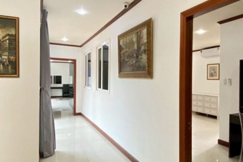 House in Pattaya, Thailand 4 bedrooms № 133614 - photo 21