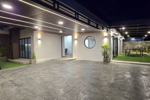 House in Pattaya, Thailand 3 bedrooms № 133613 - photo 1