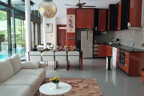 Villa in Phuket, Thailand 3 bedrooms № 151389 - photo 9