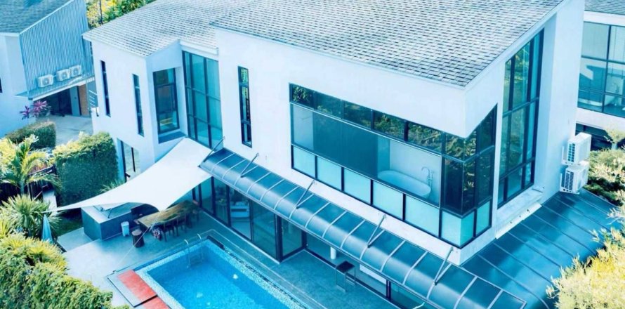 Villa in Phuket, Thailand 3 bedrooms № 151389