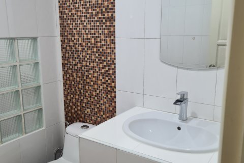 House in Rayong, Thailand 3 bedrooms № 170532 - photo 13