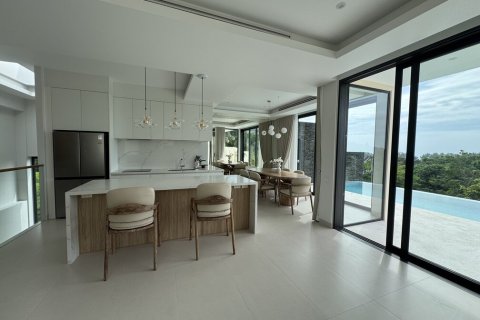 Villa in Pattaya, Thailand 4 bedrooms № 163878 - photo 8