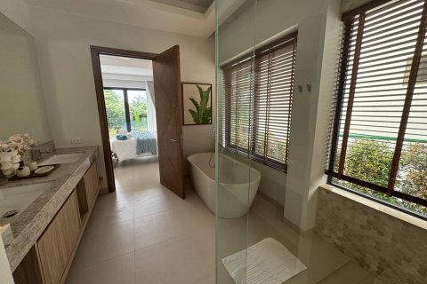 Villa in Pattaya, Thailand 4 bedrooms № 163878 - photo 17