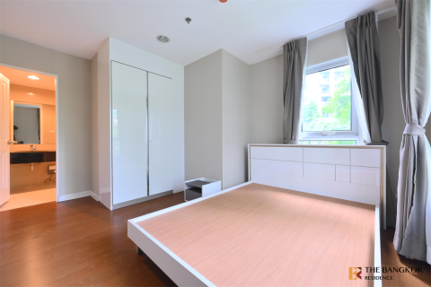 Condo in Bangkok, Thailand, 5 bedrooms № 184688 - photo 8