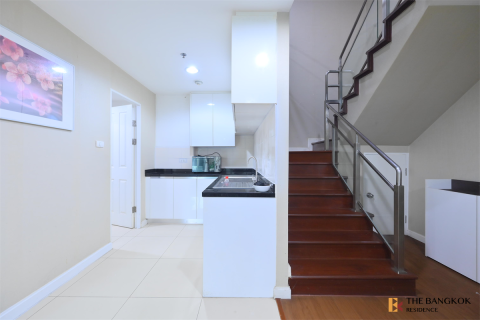 Condo in Bangkok, Thailand, 5 bedrooms № 184688 - photo 3