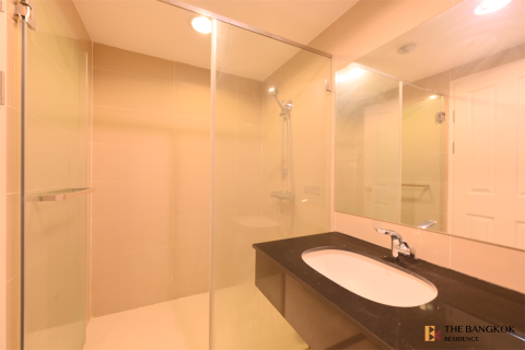 Condo in Bangkok, Thailand, 5 bedrooms № 184688 - photo 9