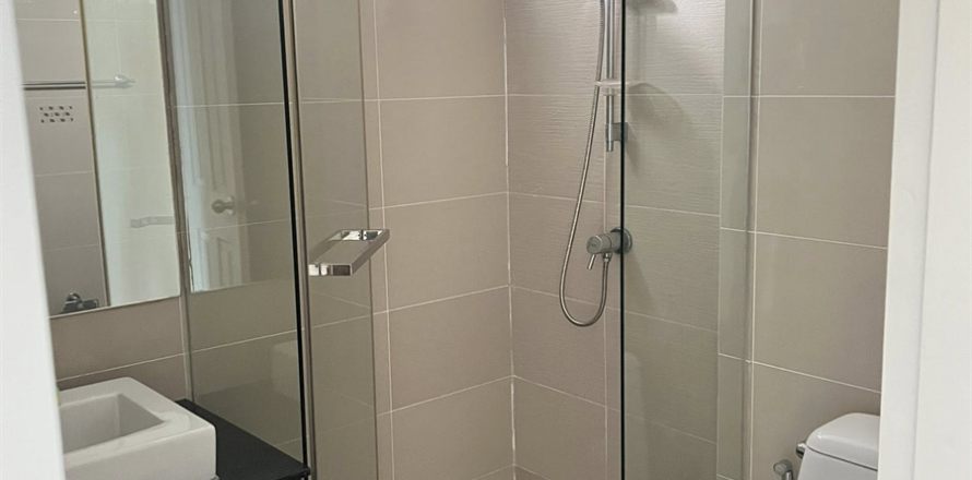 Condo in Bangkok, Thailand, 6 bedrooms № 184683