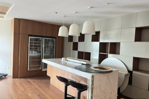 Condo in Bangkok, Thailand, 6 bedrooms № 184684 - photo 5