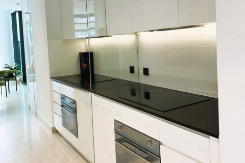 Condo in Bangkok, Thailand, 2 bedrooms  № 180499 - photo 11