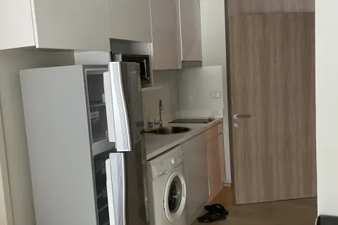 Студия в кондо в Клонг Тоэй, Бангкок, Таиланд № 154904 - фото 2