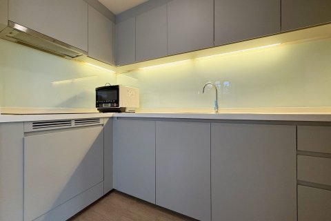 Condo in Watthana, Bangkok, Thailand, 3 bedrooms  № 154898 - photo 10