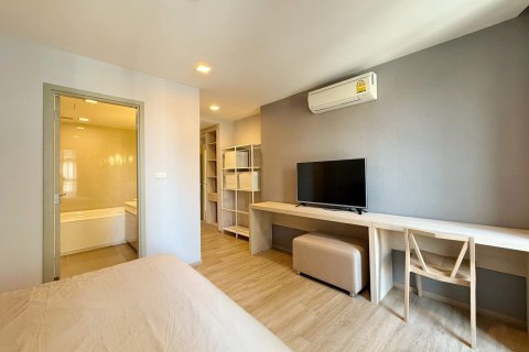 Condo in Watthana, Bangkok, Thailand, 3 bedrooms  № 154898 - photo 12