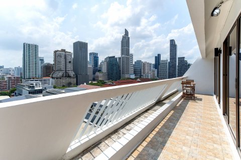 Condo in Bangkok, Thailand, 3 bedrooms  № 209669 - photo 4