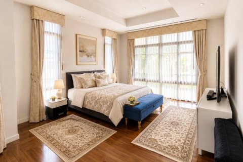 House in Bangkok, Thailand 4 bedrooms № 209672 - photo 7