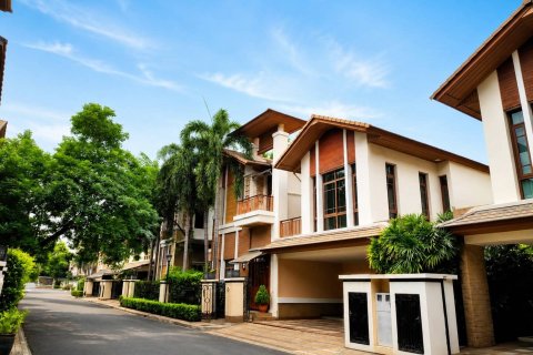 House in Bangkok, Thailand 4 bedrooms № 209672 - photo 10
