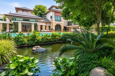 House in Bangkok, Thailand 4 bedrooms № 209672 - photo 13