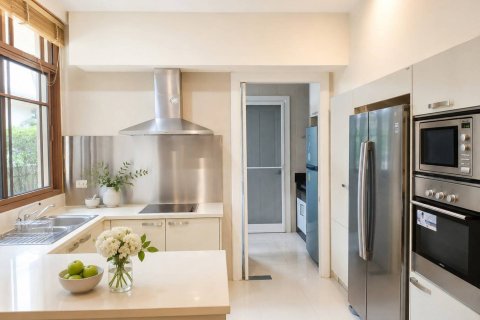 House in Bangkok, Thailand 4 bedrooms № 209672 - photo 3