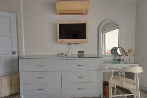 Condo in Pattaya, Thailand, 2 bedrooms  № 147449 - photo 15