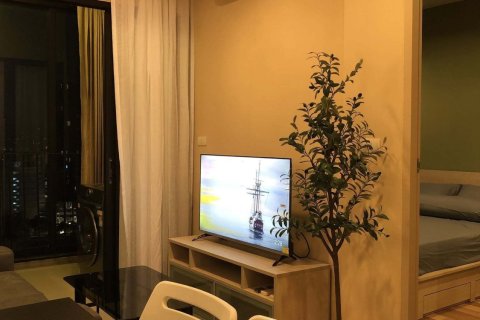 Studio dans le Condo à Huai Khwang, Bangkok, Thaïlande  № 147446 - photo 2