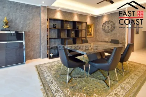 Casa de 5 dormitorios en Pattaya, Tailandia № 212728 - foto 11