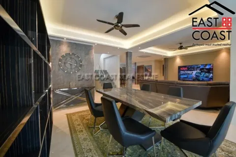 Casa de 5 dormitorios en Pattaya, Tailandia № 212728 - foto 14