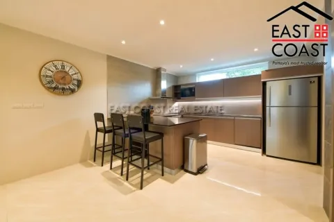 Casa de 5 dormitorios en Pattaya, Tailandia № 212727 - foto 15
