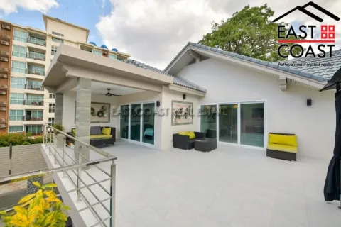 Casa de 5 dormitorios en Pattaya, Tailandia № 212727 - foto 28