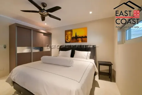 Casa de 5 dormitorios en Pattaya, Tailandia № 212727 - foto 19