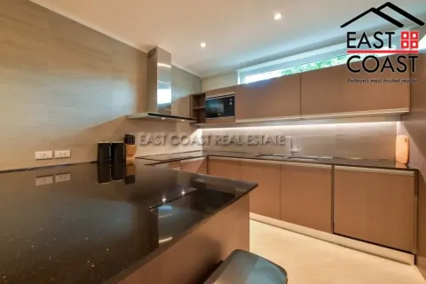 Casa de 5 dormitorios en Pattaya, Tailandia № 212727 - foto 16