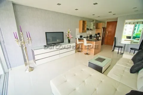 Condominio de 2 dormitorios en Pattaya, Tailandia № 212730 - foto 2