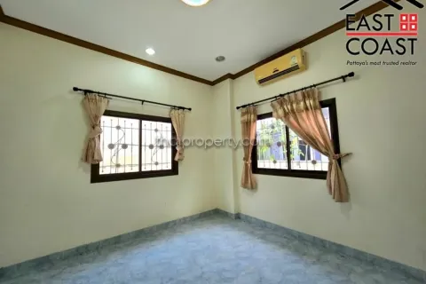 Casa de 3 dormitorios en Pattaya, Tailandia № 212725 - foto 14