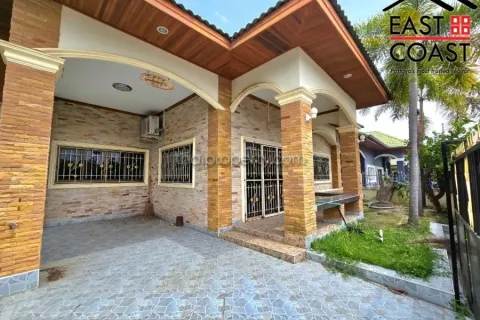 Casa de 3 dormitorios en Pattaya, Tailandia № 212725 - foto 2