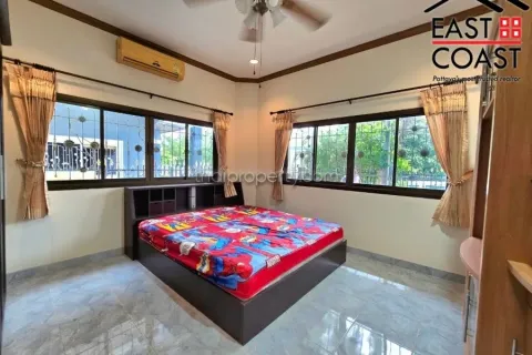 Casa de 3 dormitorios en Pattaya, Tailandia № 212725 - foto 17