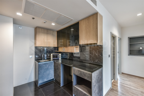 Condo in Bangkok, Thailand, 2 bedrooms  № 185123