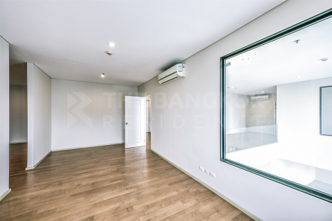 Condo in Bangkok, Thailand, 4 bedrooms № 185122 - photo 4