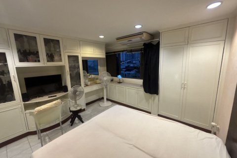 Condo in Sathon, Bangkok, Thailand, 2 bedrooms  № 152917 - photo 10