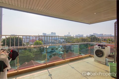 Condo in Pattaya, Thailand, 2 bedrooms  № 173892 - photo 3