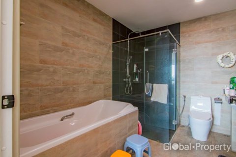 Condo in Pattaya, Thailand, 2 bedrooms  № 173892 - photo 13