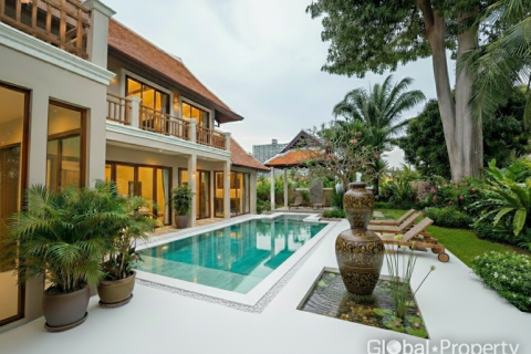 Maison à Pattaya, Thaïlande 5 chambres № 173893