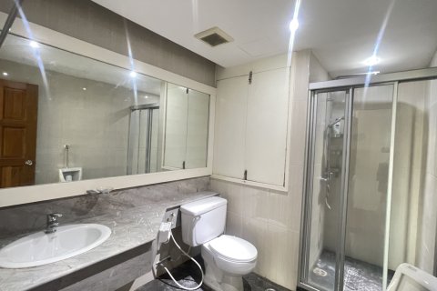 Кондоминиум с 3 спальнями в Ваттхане, Бангкок, Таиланд № 156066 - фото 12