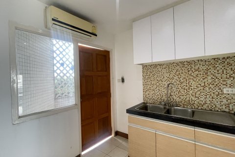 Кондоминиум с 3 спальнями в Ваттхане, Бангкок, Таиланд № 156066 - фото 8