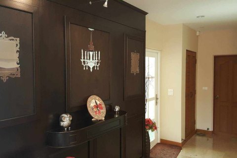 Maison à Chiang Mai, Thaïlande 4 chambres № 156070 - photo 17