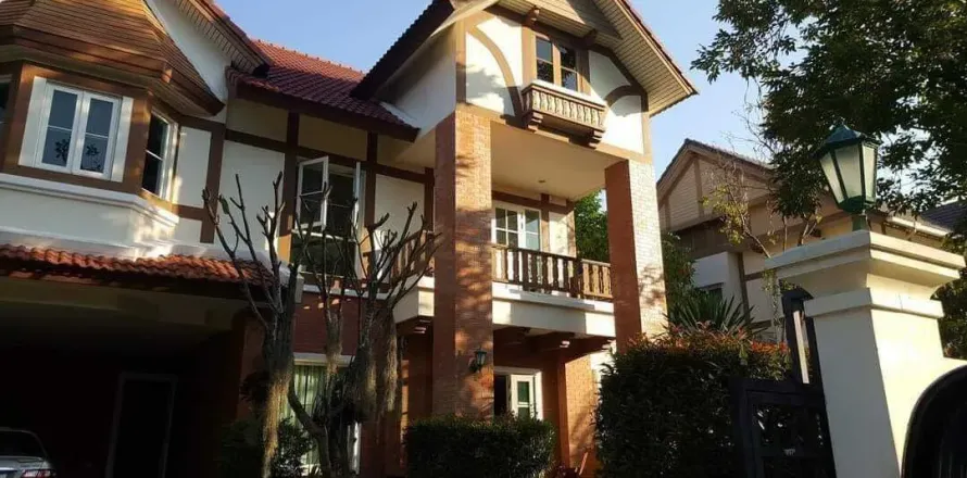 Maison à Chiang Mai, Thaïlande 4 chambres № 156070