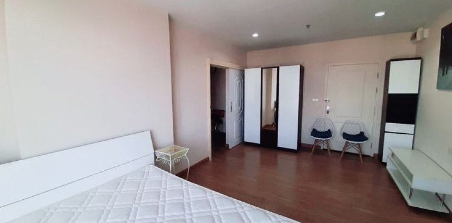 Condo à Bang Sue, Bangkok, Thaïlande, 2 chambres  № 148797