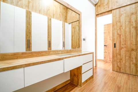 Дом в Банг Ламунге, Таиланд с 6 спальнями  № 160178 - фото 20