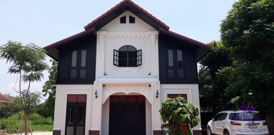 House in Hang Dong, Thailand 3 bedrooms № 160182