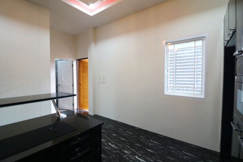 House in Udon Thani, Thailand 3 bedrooms № 159202 - photo 29
