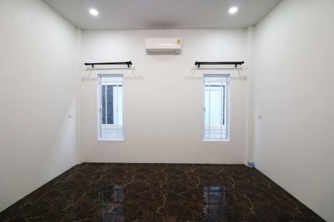 House in Udon Thani, Thailand 3 bedrooms № 159202 - photo 13